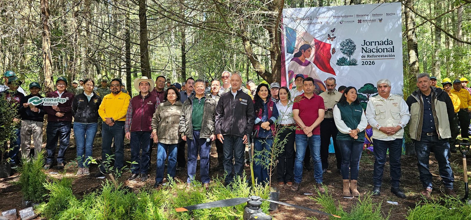 Julio Menchaca entrega dos millones de plantas para reforestar los 84 municipios