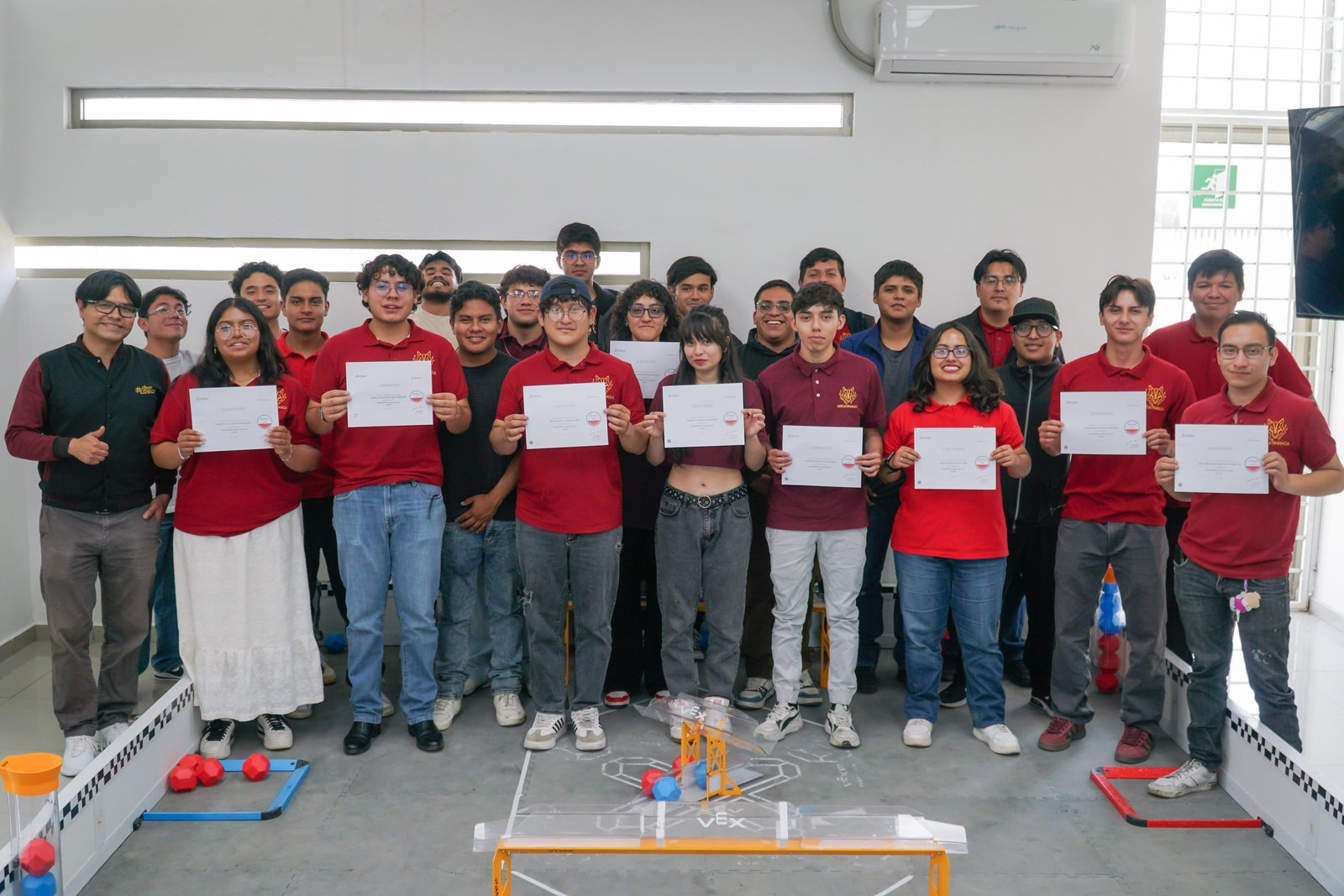 Estudiantes de UTVAM obtienen certificación internacional en diseño mecánico