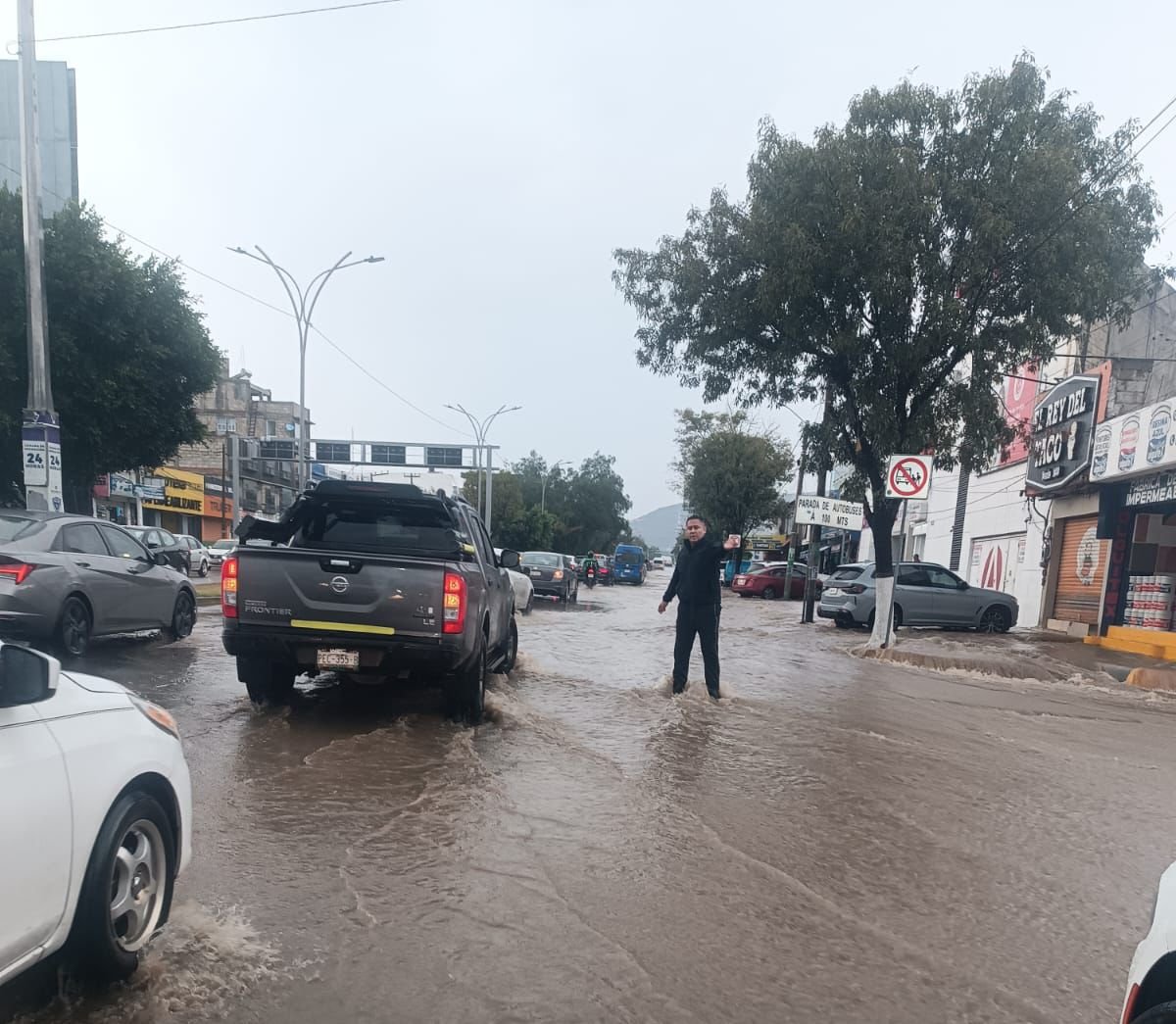 Lluvias generan escurrimientos en distintos puntos de Pachuca; Protección Civil y la Seguridad Pública municipal mantiene vigilancia