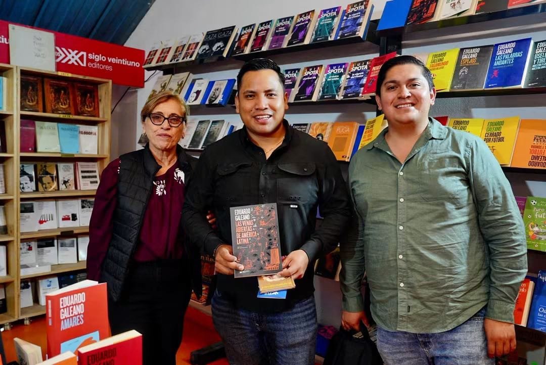 De visita en la Feria del Libro, en Hidalgo