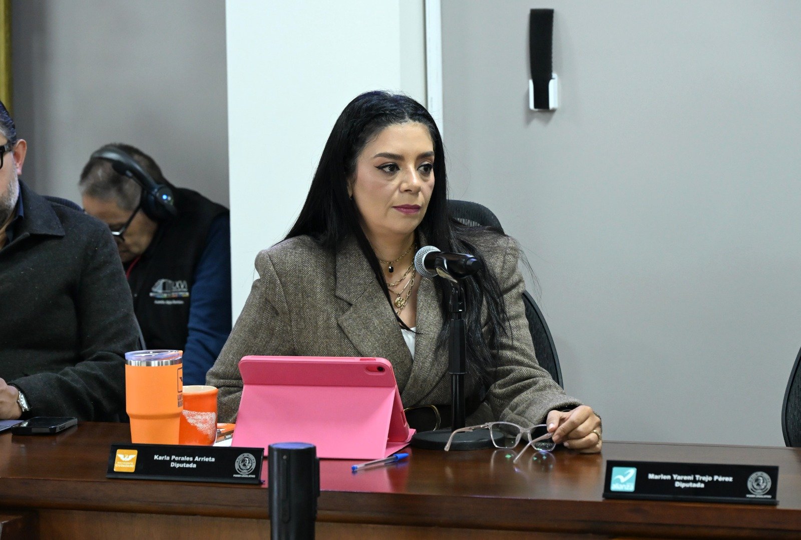 KARLA PERALES CUESTIONA DESABASTO DE MEDICAMENTOS EN EL SECTOR DE SALUD