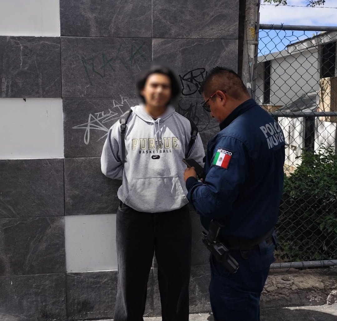 Policía de Pachuca pone a disposición de la PGJEH a hombre señalado por realizar grafiti